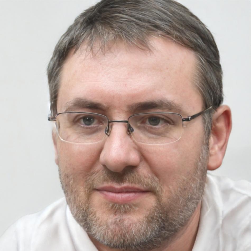 Portrait of Khang Dương, lead instructor for technical analysis